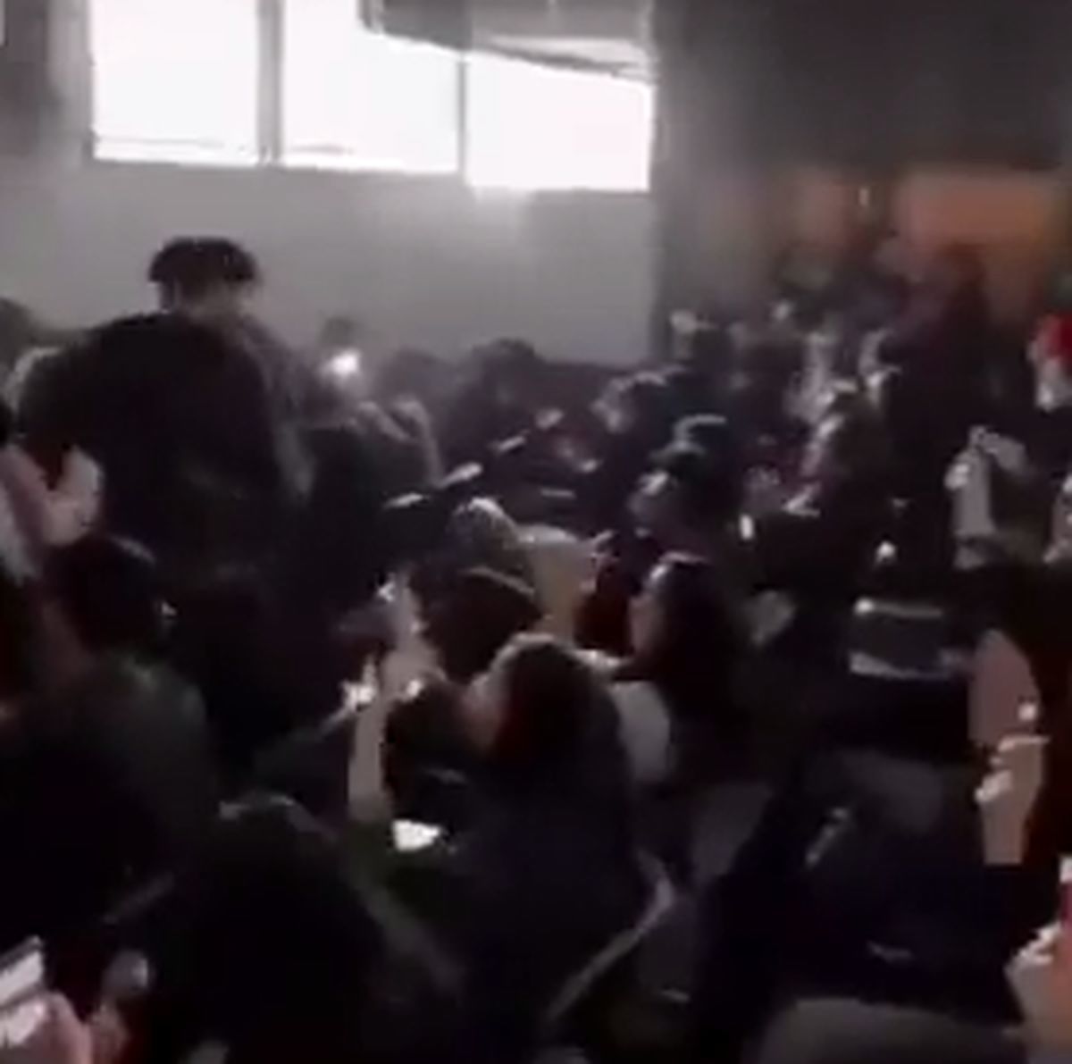 کلیپ جنجالی رقص مختلط دانشجویان که باعث اخراج مدیران یک دانشگاه شد