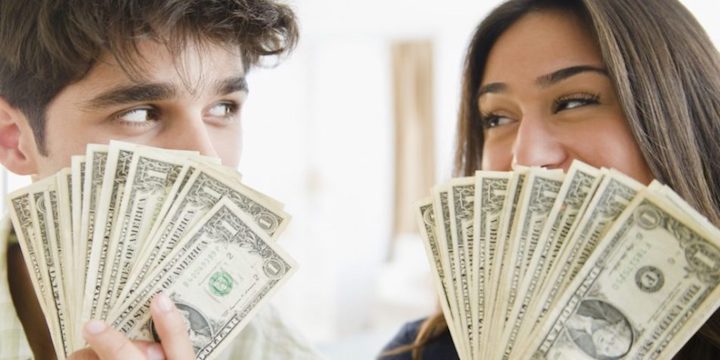چرا باید درباره پول با همسرمان صحبت کنیم؟/کی و چطوری حرف بزنم ؟