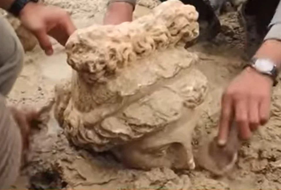مجسمه سرهای خدایان یونانی در شهر باستانی آیزانوی کشف شد